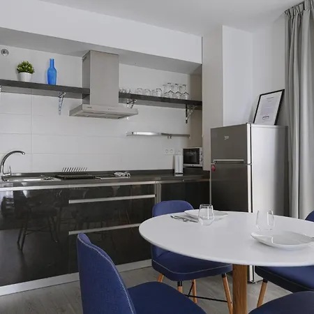 Caleta Homes - Ancha Del Carmen *